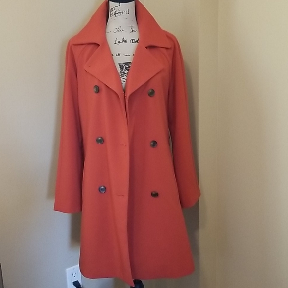 Trenchcoat - Picture 3 of 5